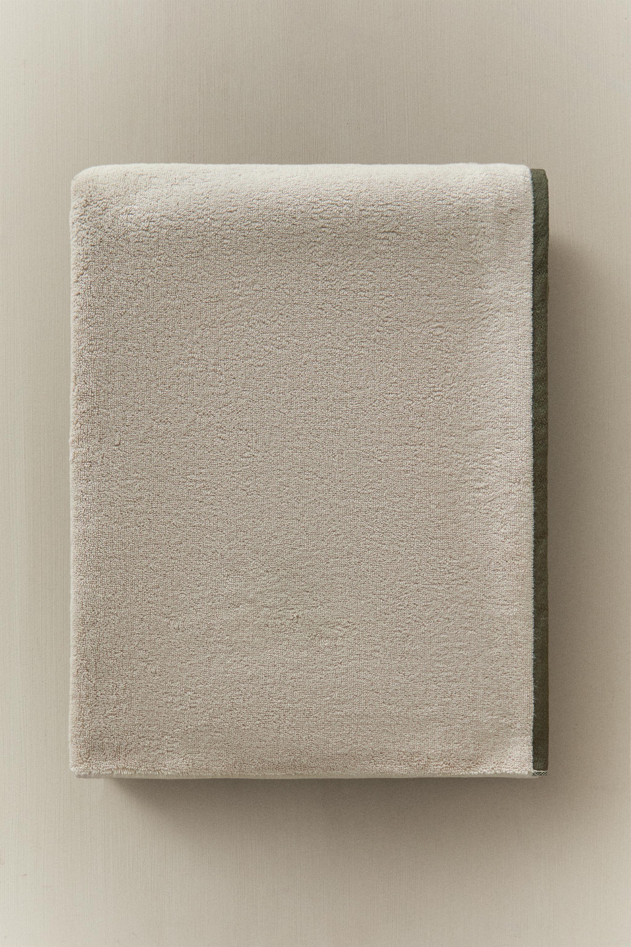 SERVIETTE DE BAIN BORD CONTRASTANT